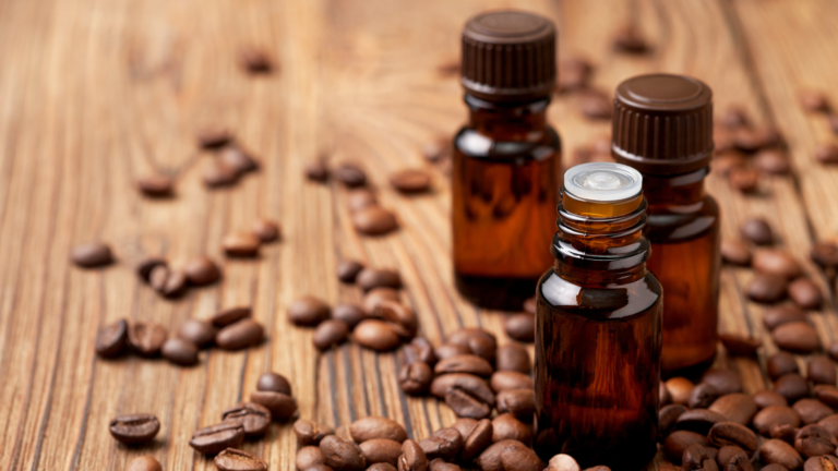 Ekstrakt z&nbsp;kawy w&nbsp;pielęgnacji włosów – jak działa i&nbsp;dlaczego sprawdza się zimą?